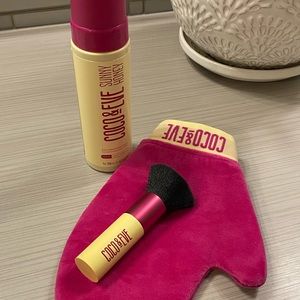 SALE ✨Coco & Eve Sunny Honey Bali Bronzing foam set